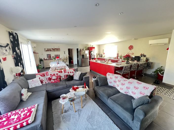 Image No.3-4 Bed House for sale