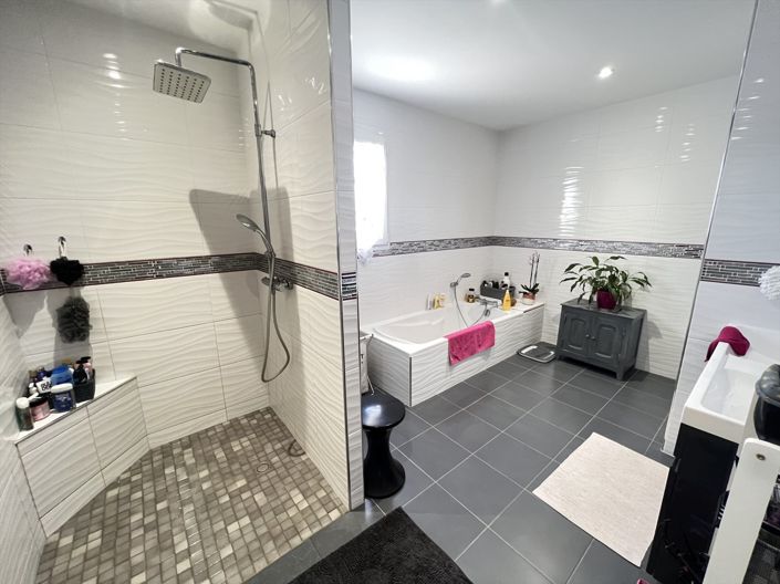 Image No.5-4 Bed House for sale