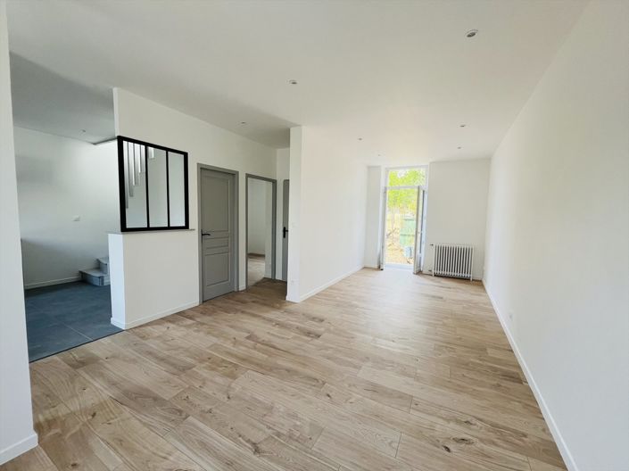 Image No.2-4 Bed House for sale
