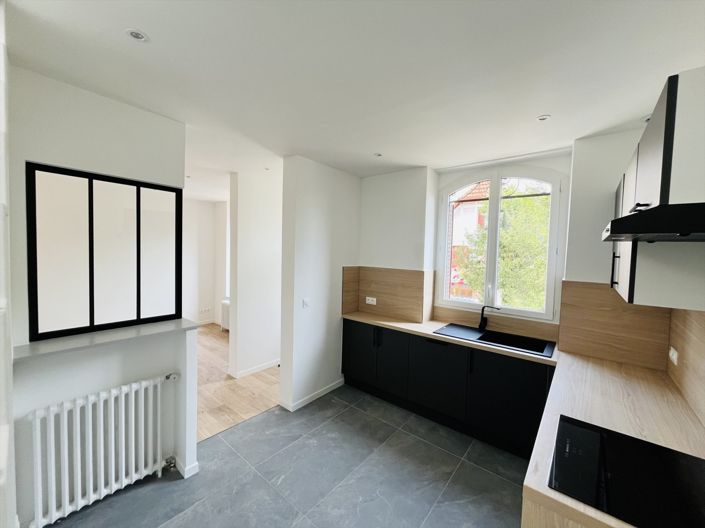Image No.3-4 Bed House for sale