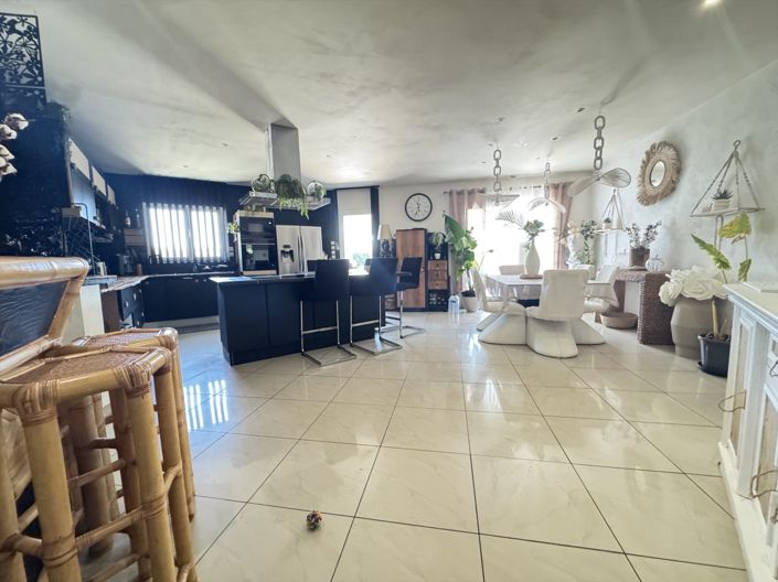 Image No.11-4 Bed House for sale