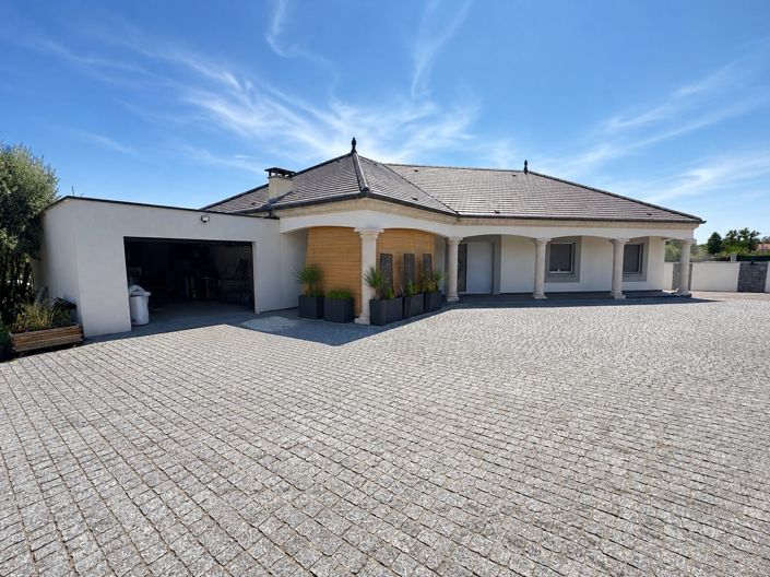 Image No.3-4 Bed House for sale
