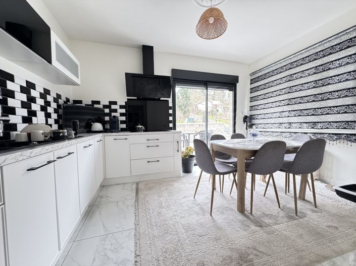 Image No.3-4 Bed House for sale