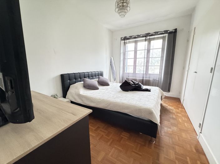 Image No.8-4 Bed House for sale