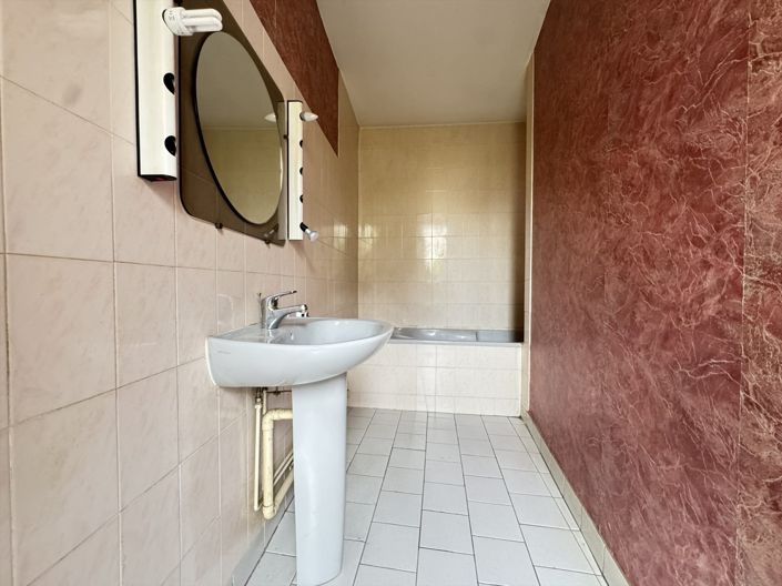 Image No.5-House for sale