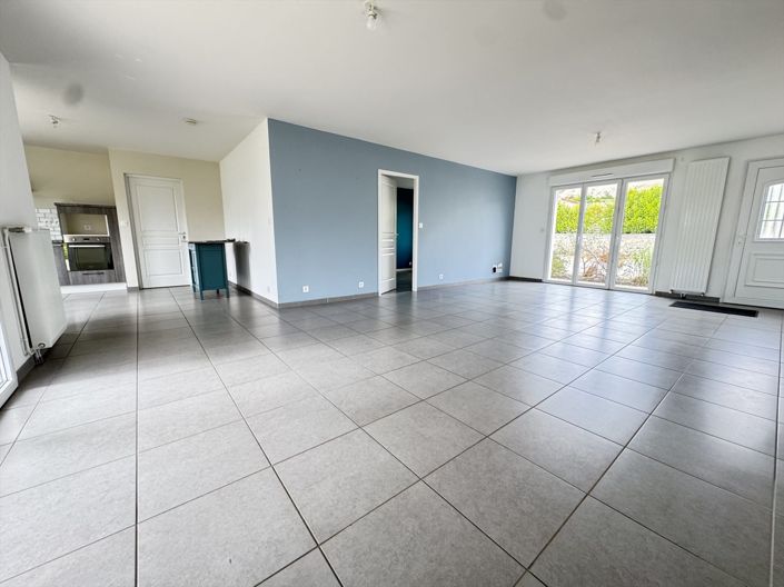 Image No.2-4 Bed House for sale