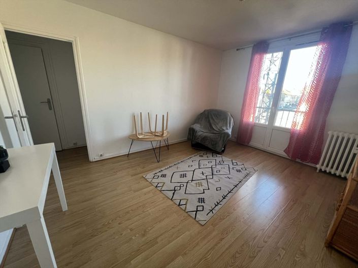 Image No.8-Appartement de 2 chambres à vendre à Montluçon