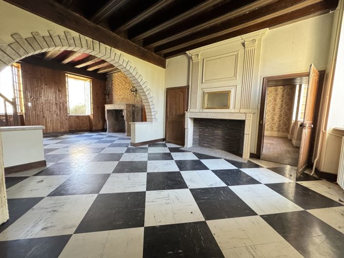 Image No.6-6 Bed House for sale