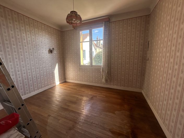Image No.7-3 Bed House for sale