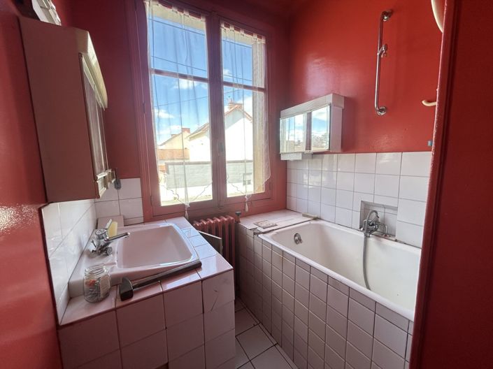 Image No.8-3 Bed House for sale