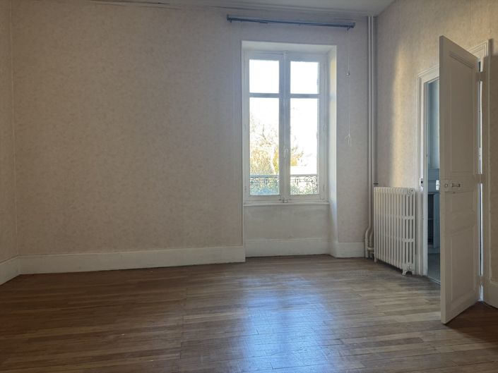 Image No.10-10 Bed House for sale