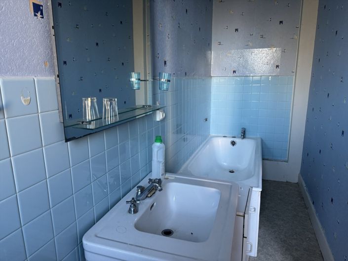 Image No.11-10 Bed House for sale