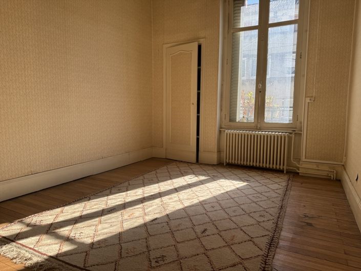 Image No.8-10 Bed House for sale