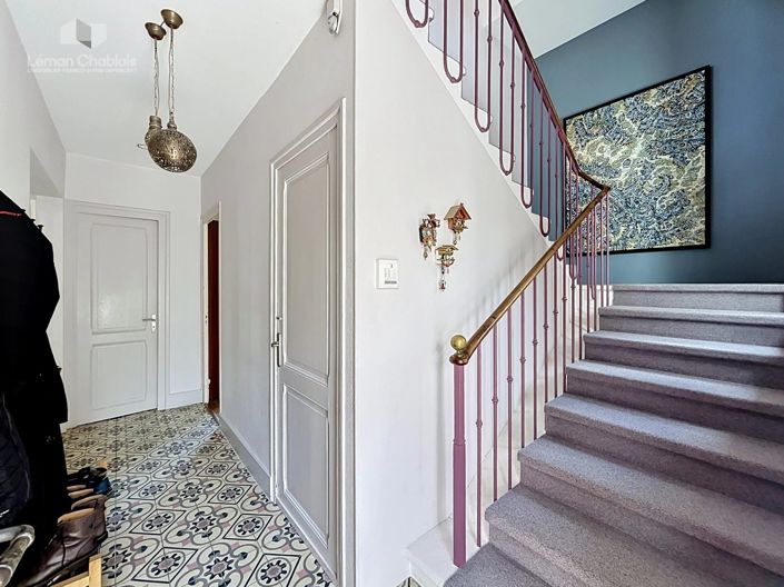 Image No.2-6 Bed House for sale