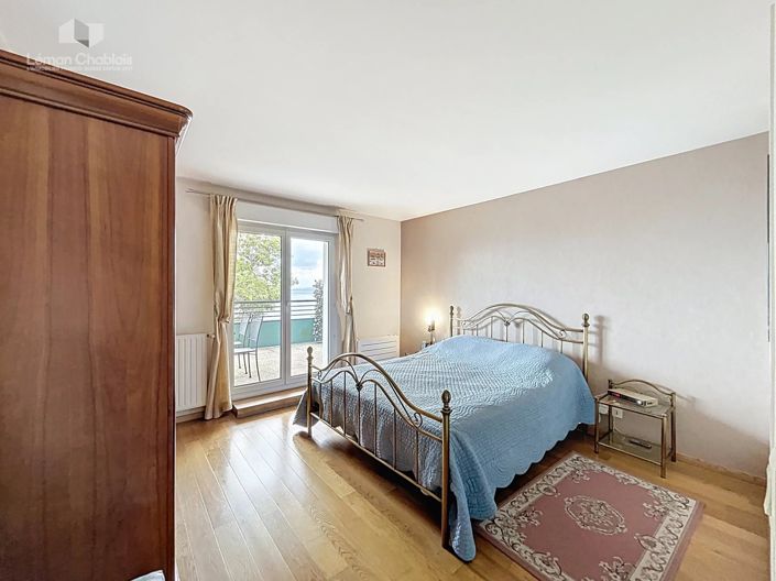 Image No.10-3 Bed Apartment for sale