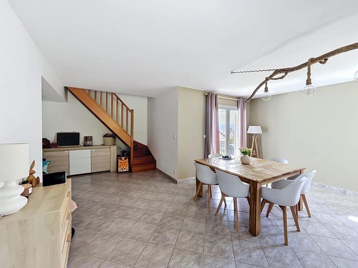 Image No.8-4 Bed House for sale