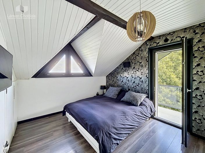 Image No.8-5 Bed House for sale