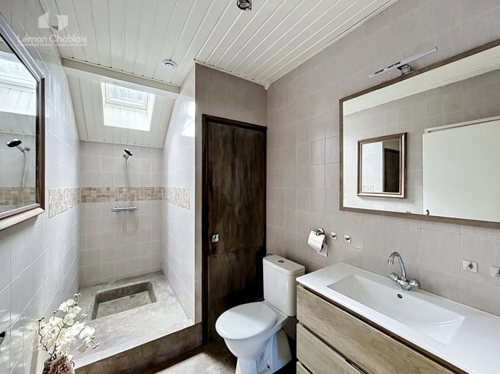 Image No.9-5 Bed House for sale