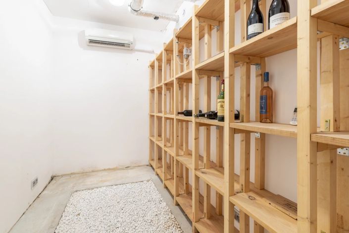 Image No.20-4 Bed House for sale