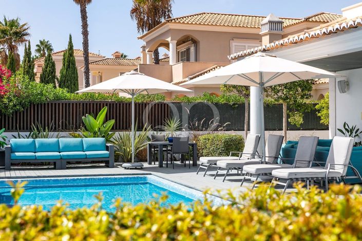 Image No.19-4 Bed House for sale