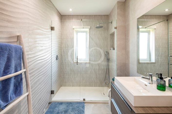 Image No.38-4 Bed House for sale