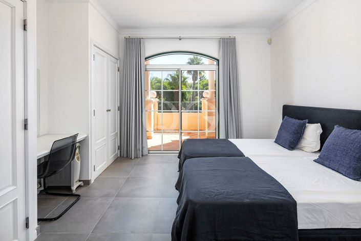 Image No.24-3 Bed House for sale