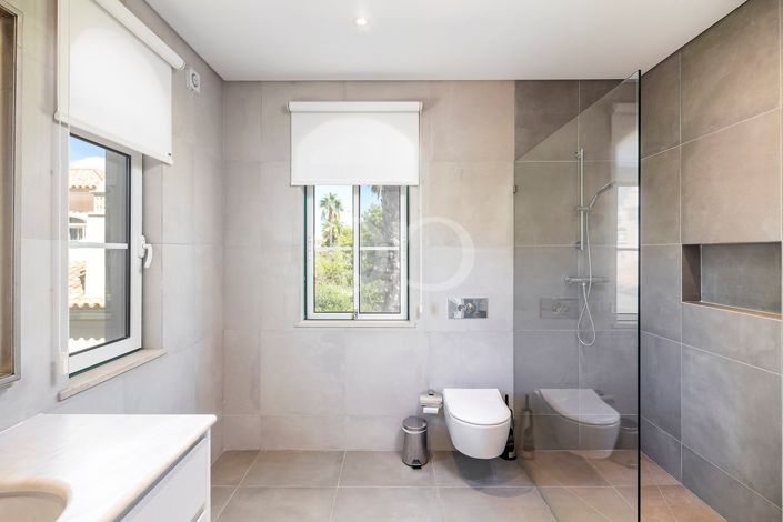 Image No.26-3 Bed House for sale