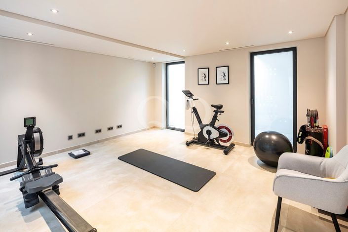 Image No.19-6 Bed House for sale