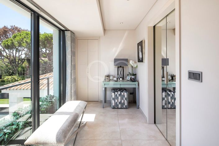 Image No.35-6 Bed House for sale