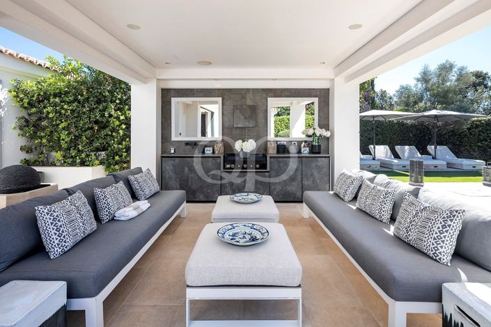Image No.8-6 Bed House for sale