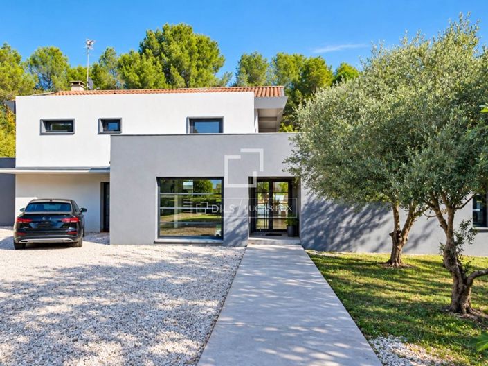Image No.24-4 Bed House for sale