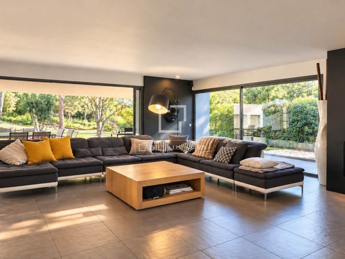 Image No.4-4 Bed House for sale