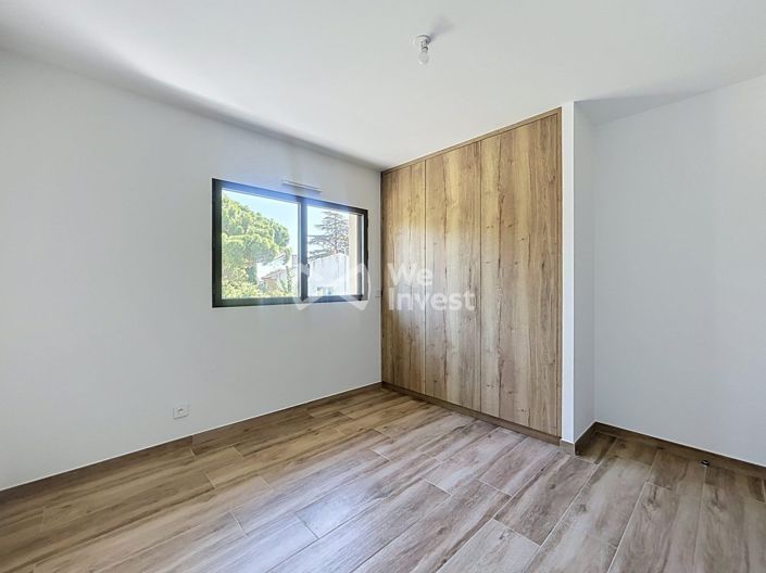Image No.11-6 Bed House for sale