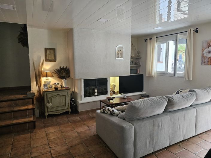 Image No.6-3 Bed House for sale