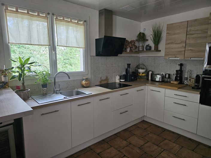 Image No.8-3 Bed House for sale