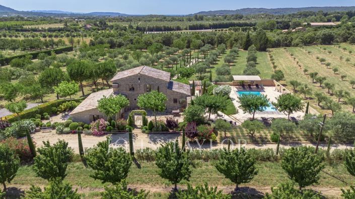 Image No.2-Maison de 5 chambres à vendre à Gordes
