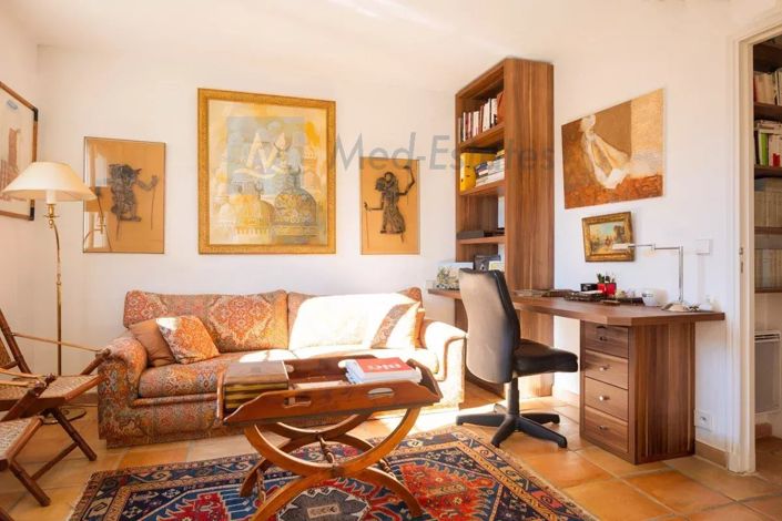 Image No.16-5 Bed House for sale