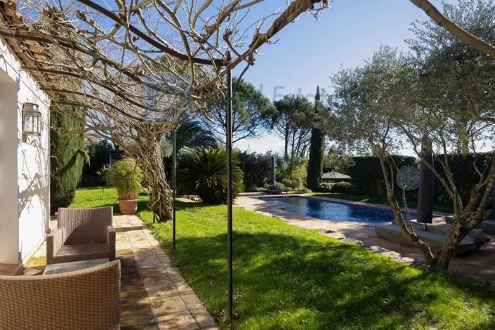 Image No.19-5 Bed House for sale