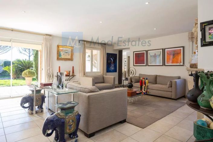 Image No.4-5 Bed House for sale