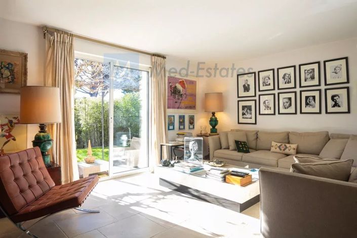 Image No.5-5 Bed House for sale