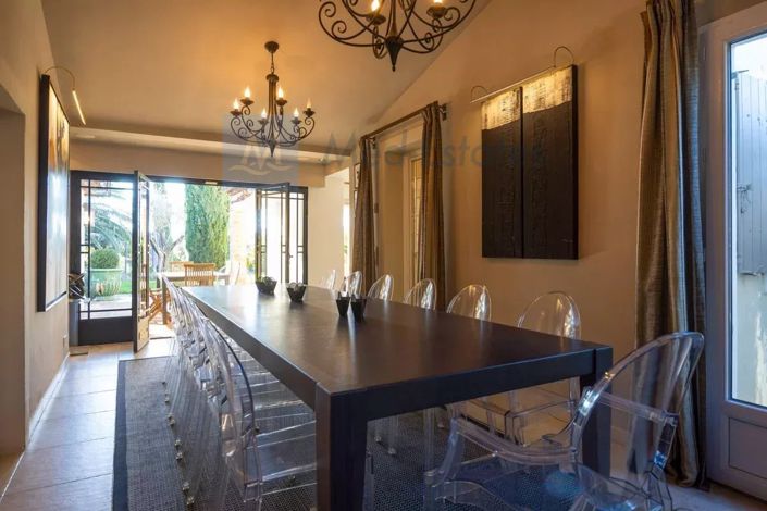 Image No.8-5 Bed House for sale