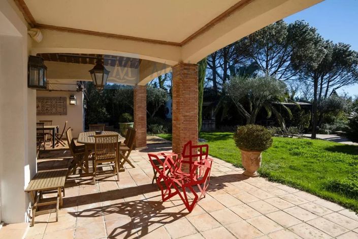 Image No.9-5 Bed House for sale