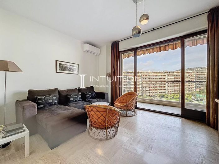 Image No.2-Appartement de 2 chambres à vendre à Cannes