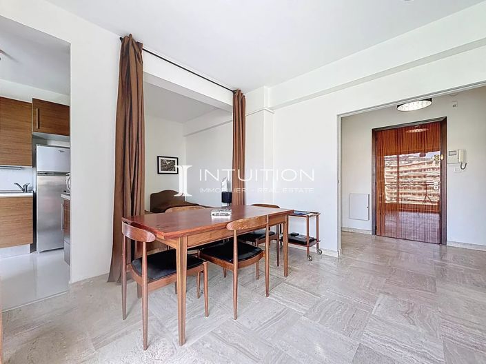 Image No.3-Appartement de 2 chambres à vendre à Cannes