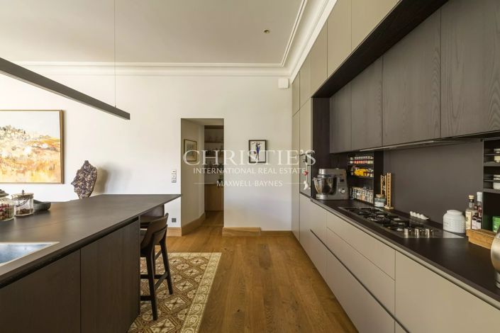 Image No.6-4 Bed House for sale