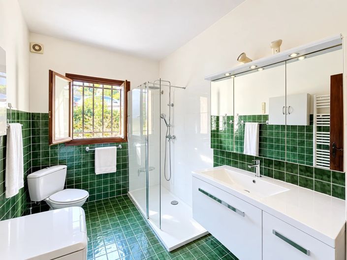 Image No.10-5 Bed House for sale