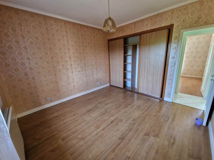Image No.10-2 Bed House for sale