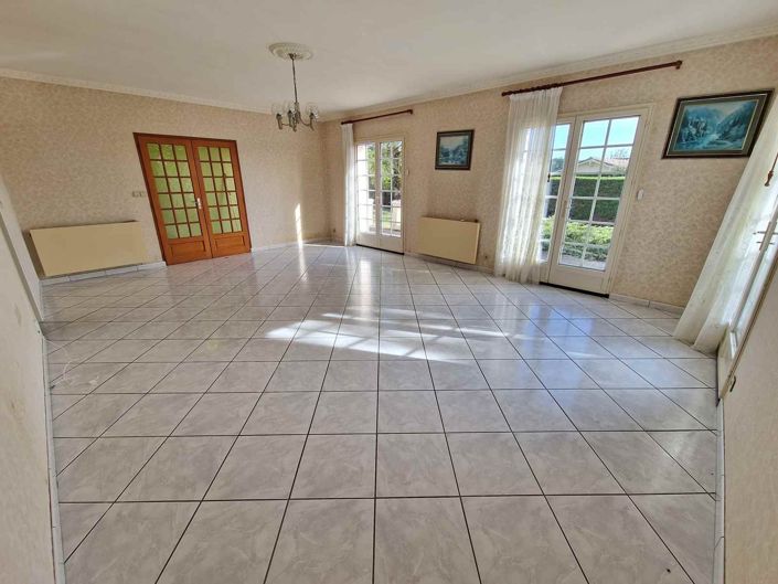 Image No.5-2 Bed House for sale
