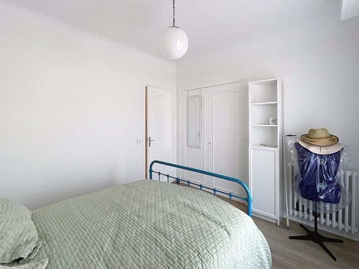 Image No.17-3 Bed House for sale