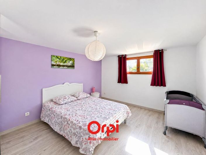 Image No.10-4 Bed House for sale